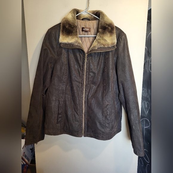 Danier Brown Leather Jacket with Cream Faux Fur Collar, Sizs 2XL - Picture 1 of 5